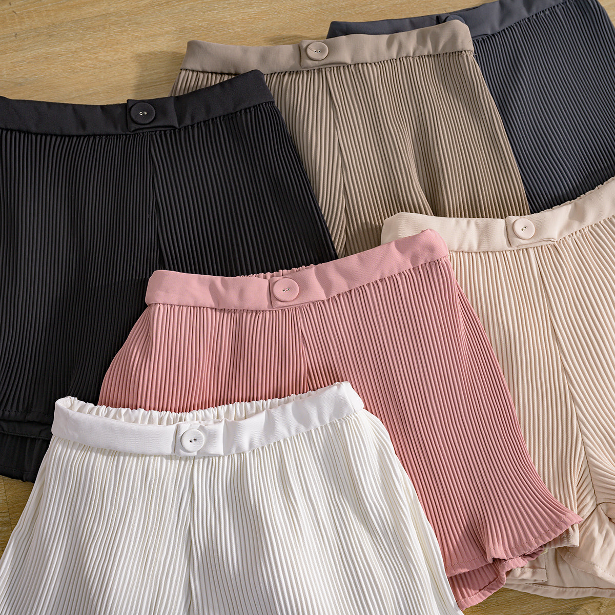 Chu Pleated Short Pants