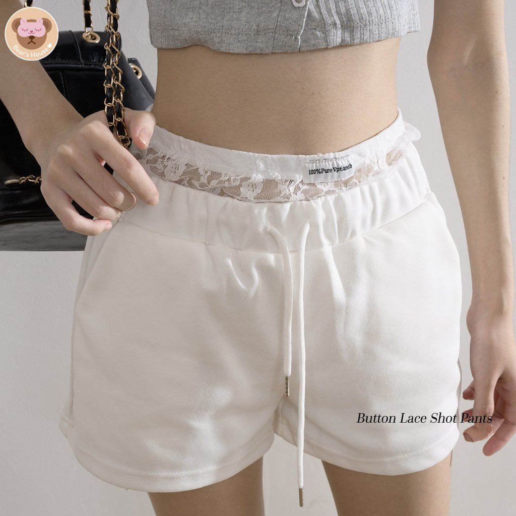 Button Lace Shot Pants กางเกงขาสั้น เเต่งขอบลูกไม้ ผ้า Cotton