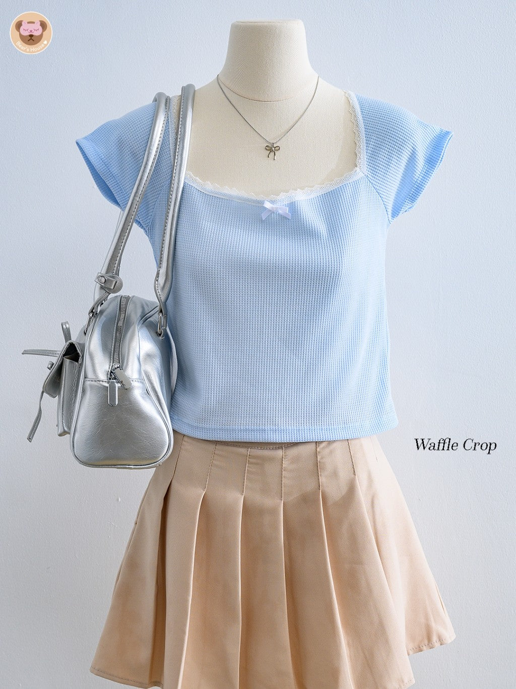 Waffle Crop เสื้อยืดครอปคอเหลี่ยม ดีเทลน่ารักเเต่งขอบลูกไม้ ติดโบว์จิ๋วผ้ามี Texture ในตัว