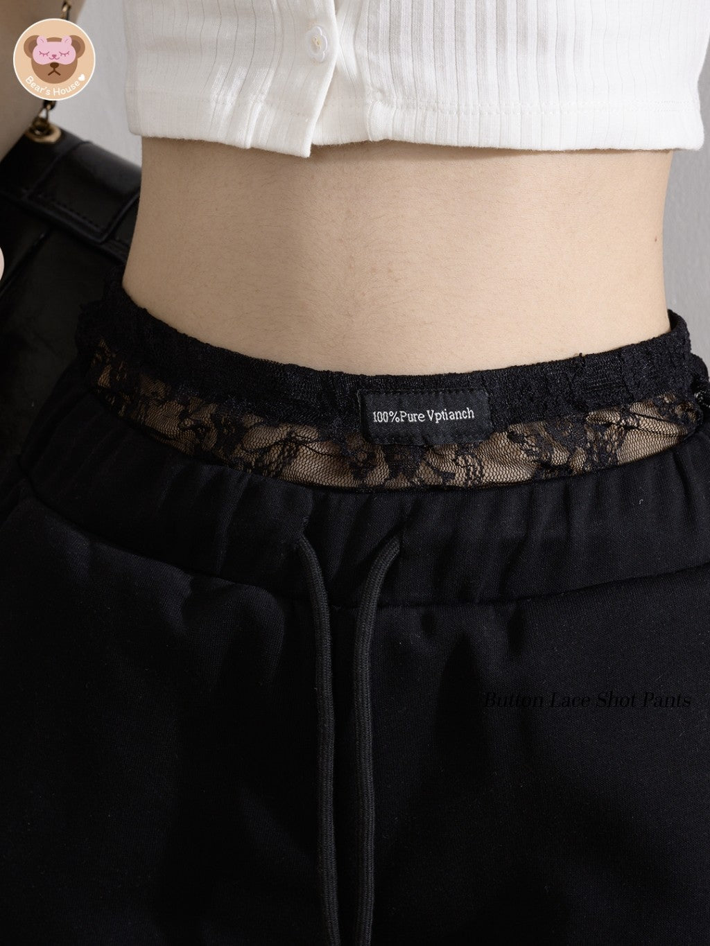 Button Lace Shot Pants กางเกงขาสั้น เเต่งขอบลูกไม้ ผ้า Cotton