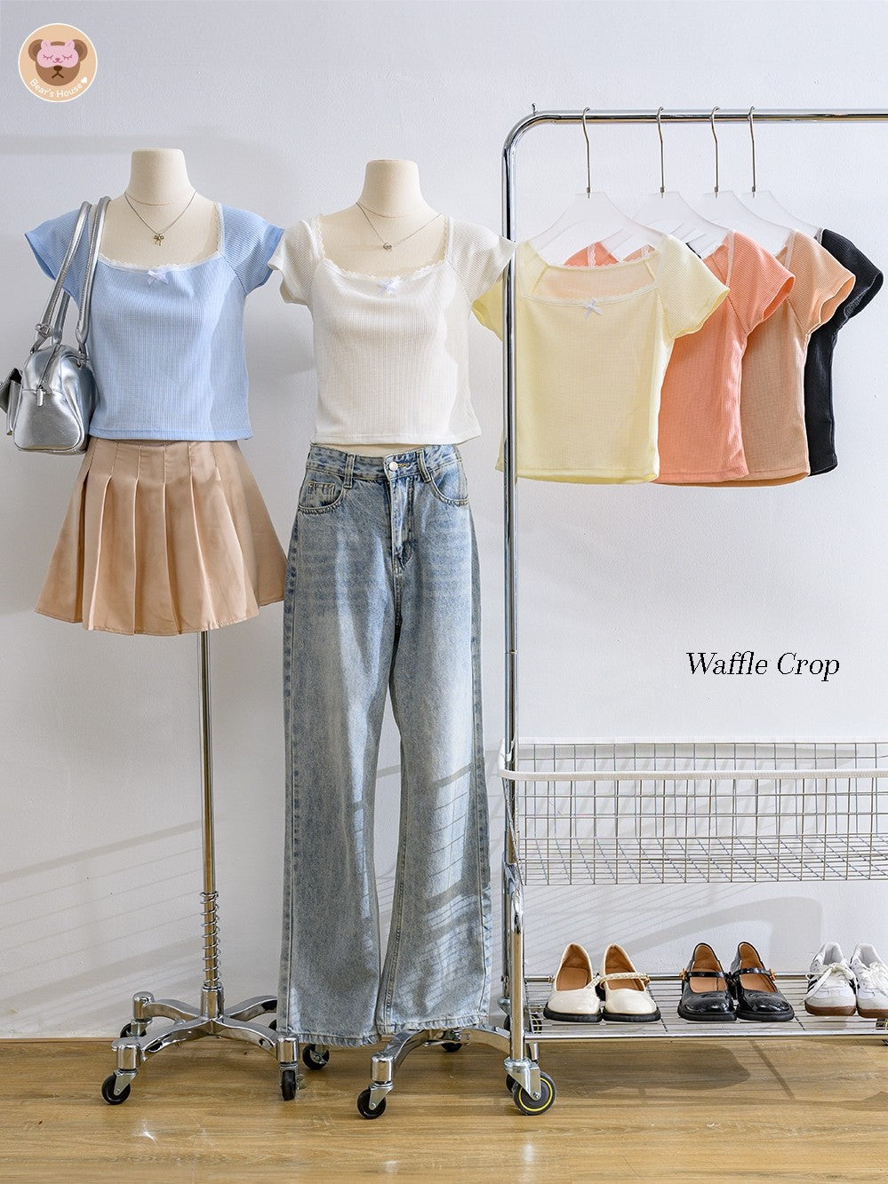 Waffle Crop เสื้อยืดครอปคอเหลี่ยม ดีเทลน่ารักเเต่งขอบลูกไม้ ติดโบว์จิ๋วผ้ามี Texture ในตัว