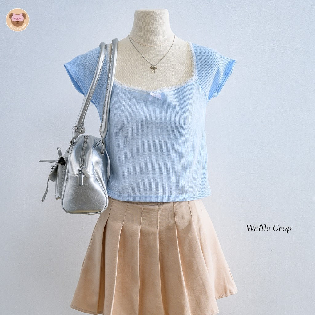 Waffle Crop เสื้อยืดครอปคอเหลี่ยม ดีเทลน่ารักเเต่งขอบลูกไม้ ติดโบว์จิ๋วผ้ามี Texture ในตัว