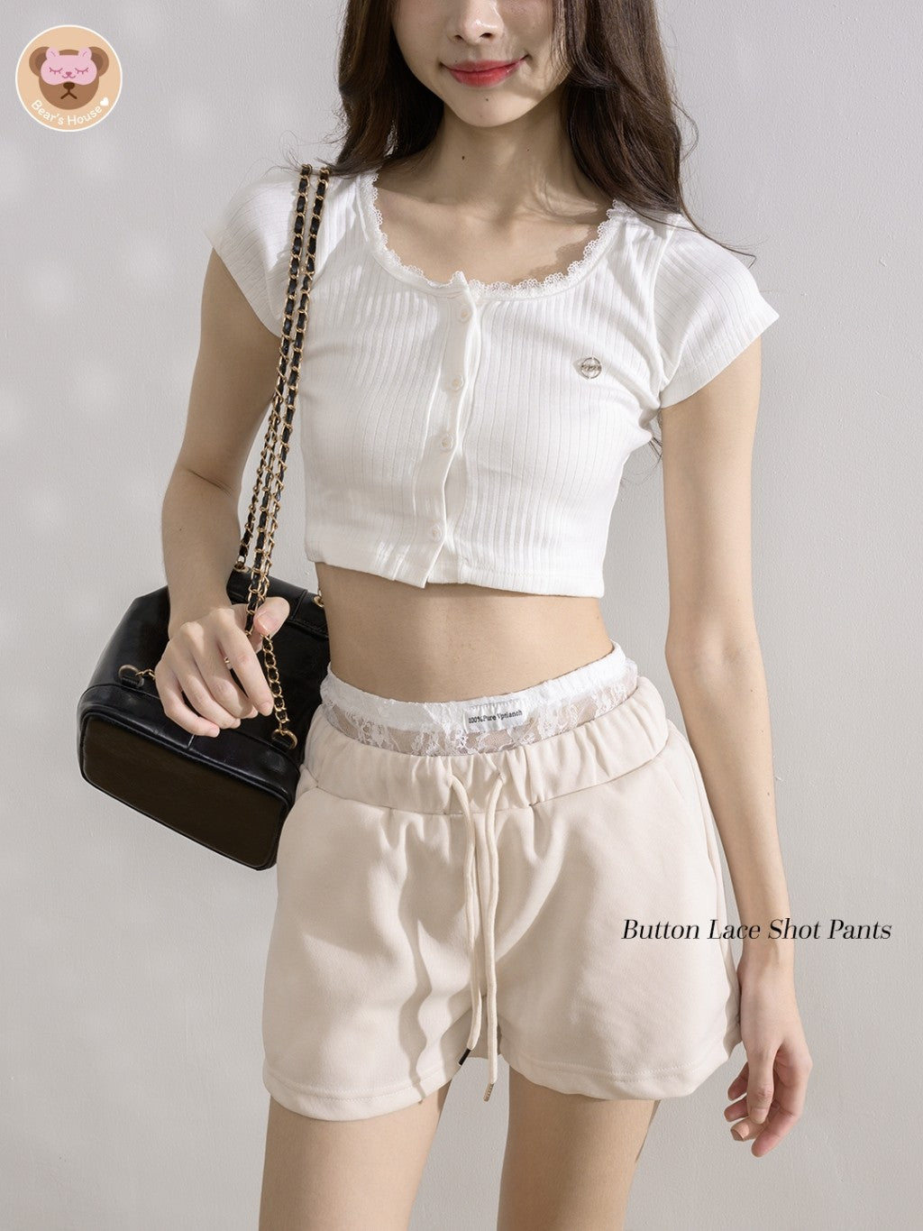 Button Lace Shot Pants กางเกงขาสั้น เเต่งขอบลูกไม้ ผ้า Cotton