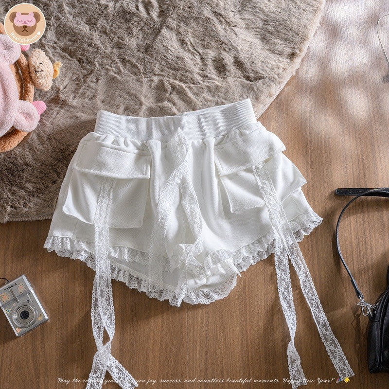 Bellin Lace Short Pants กางเกงขาสั้นทรงบาร์บี้ เเต่งลูกไม้