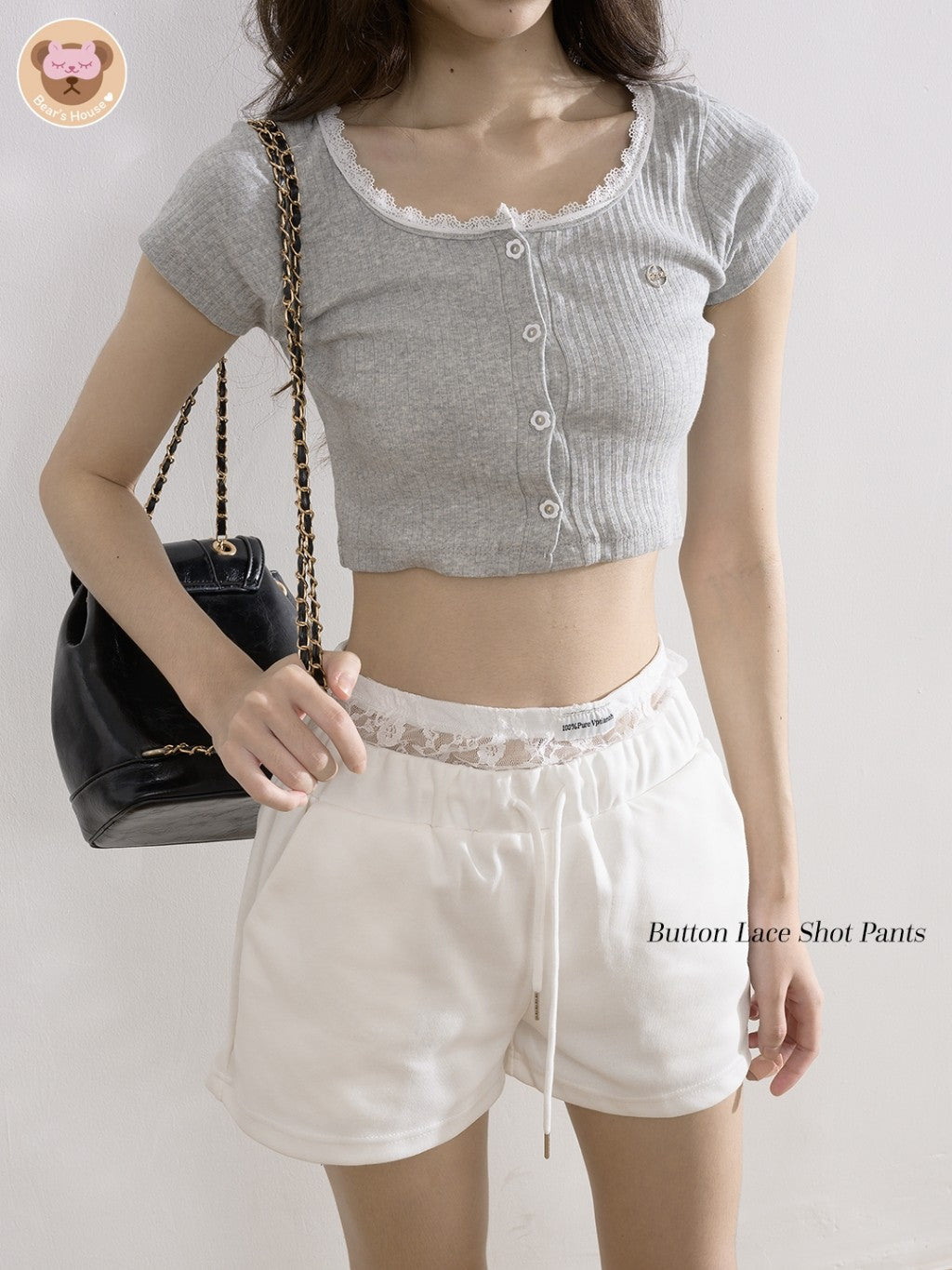 Button Lace Shot Pants กางเกงขาสั้น เเต่งขอบลูกไม้ ผ้า Cotton